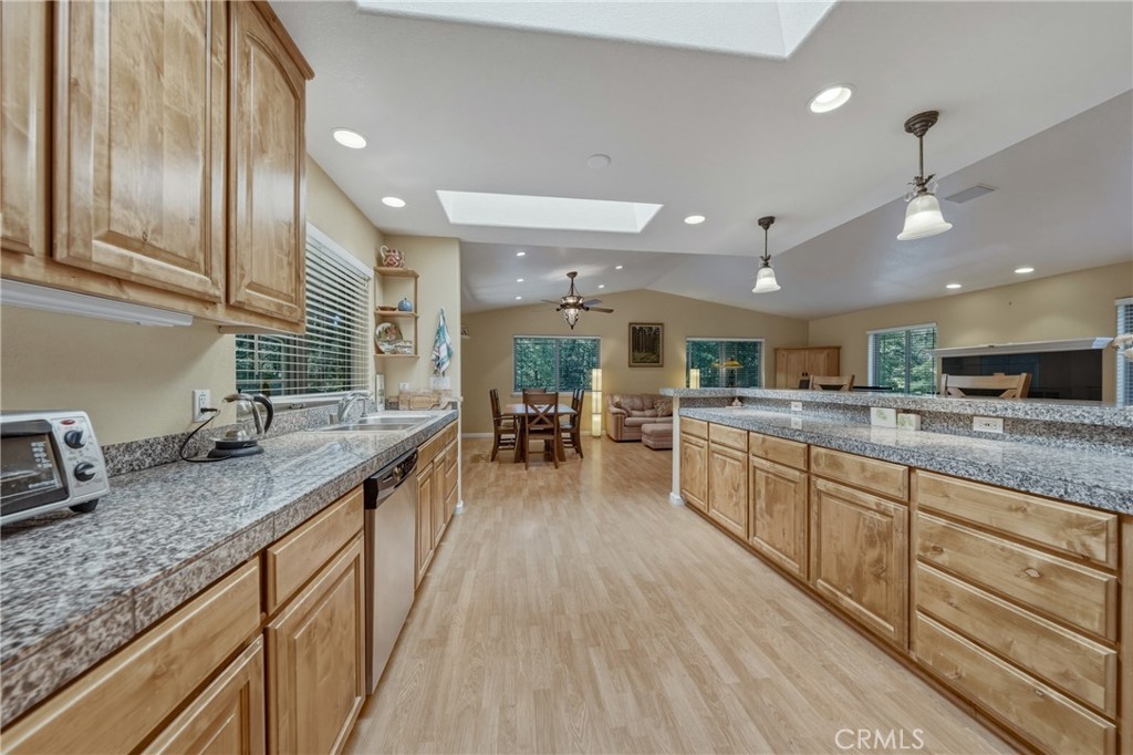 15800 Rainbow Property Photo 16
