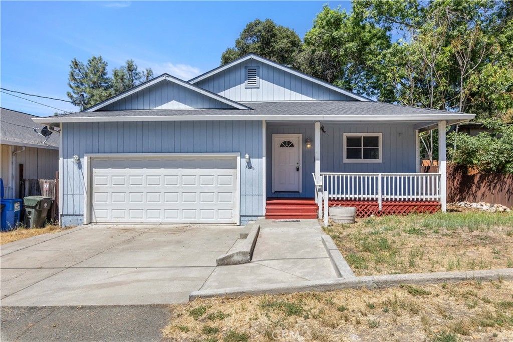 3605 Vista Property Photo 2