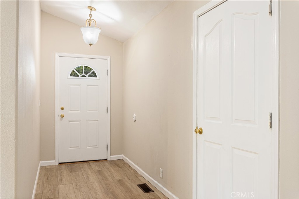 3605 Vista Property Photo 4