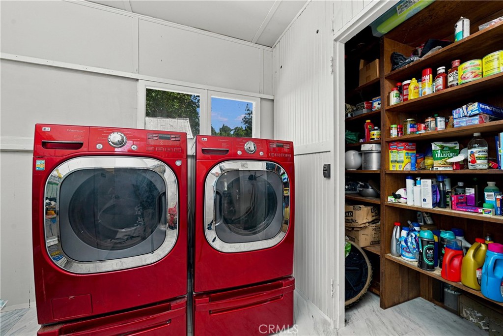 422 1st Property Photo 6