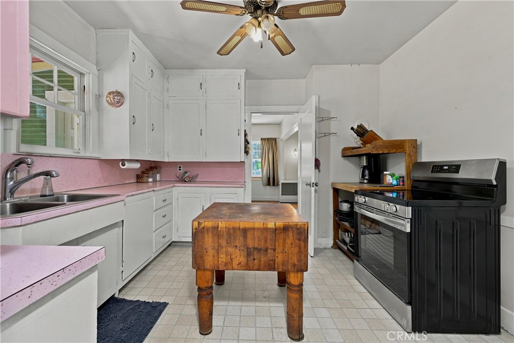 422 1st Property Photo 8