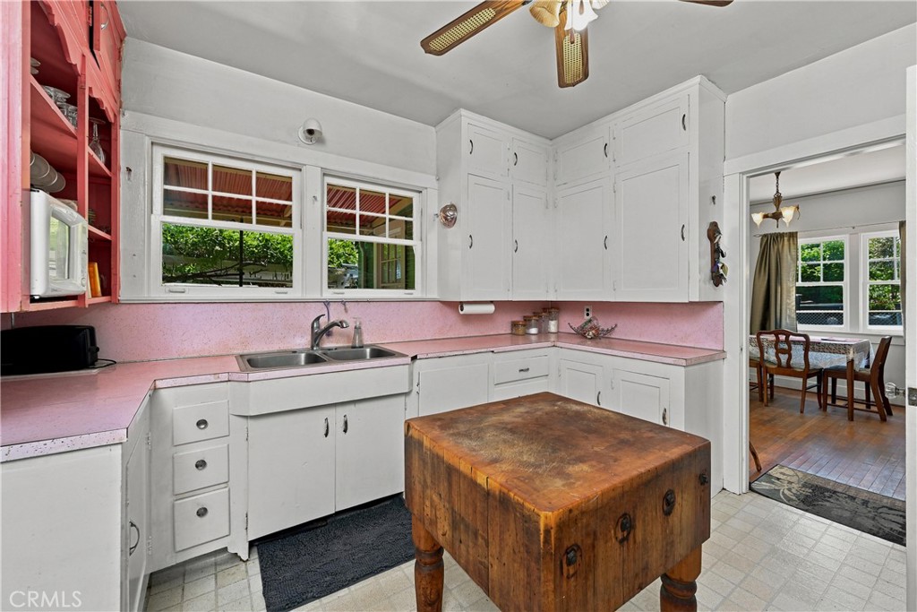 422 1st Property Photo 9