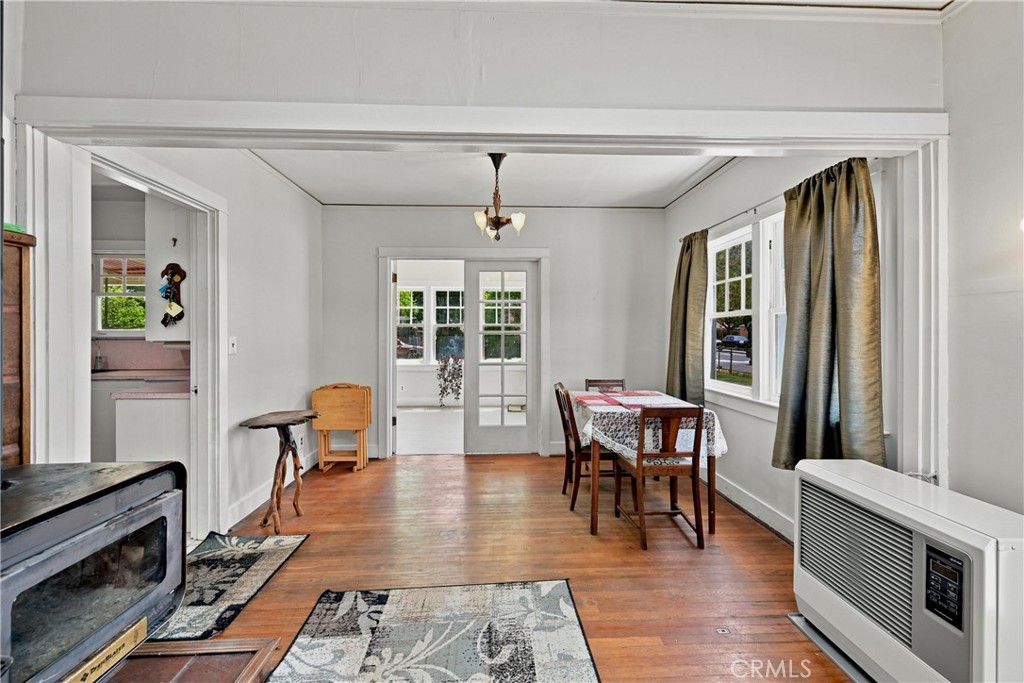 422 1st Property Photo 11
