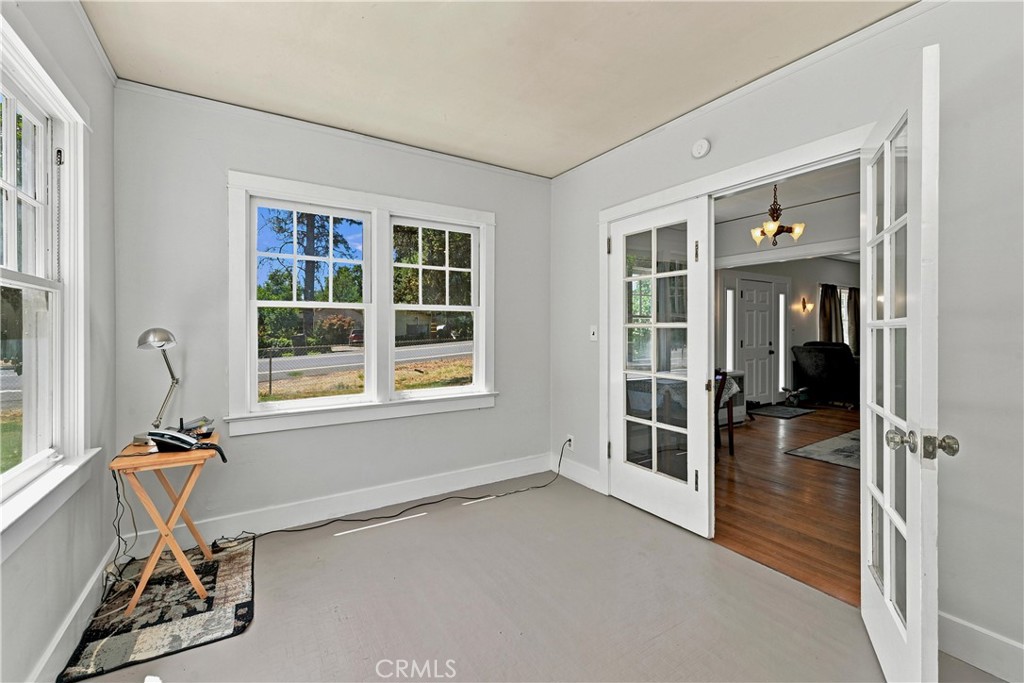 422 1st Property Photo 13
