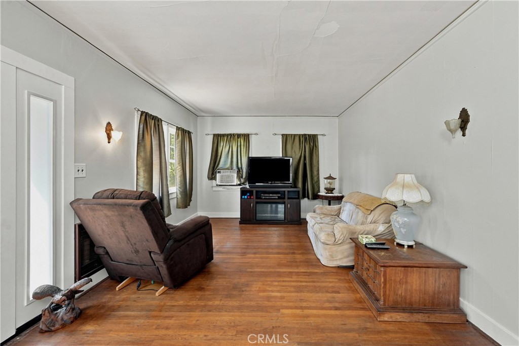 422 1st Property Photo 15