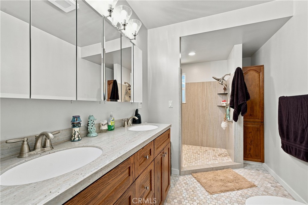 422 1st Property Photo 19