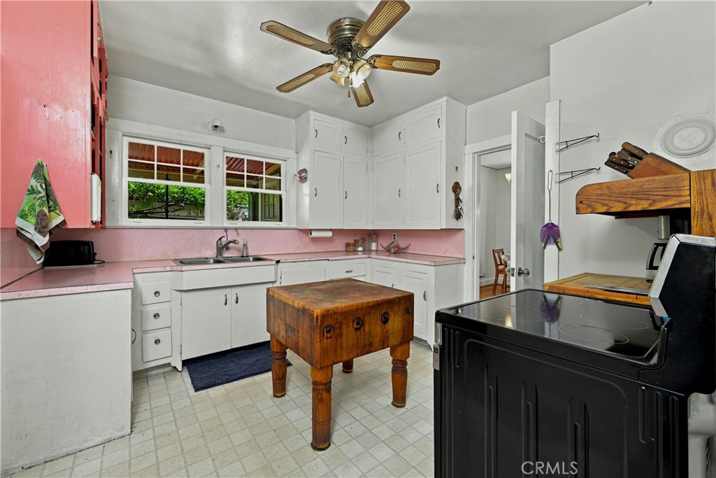 422 1st Property Photo 21
