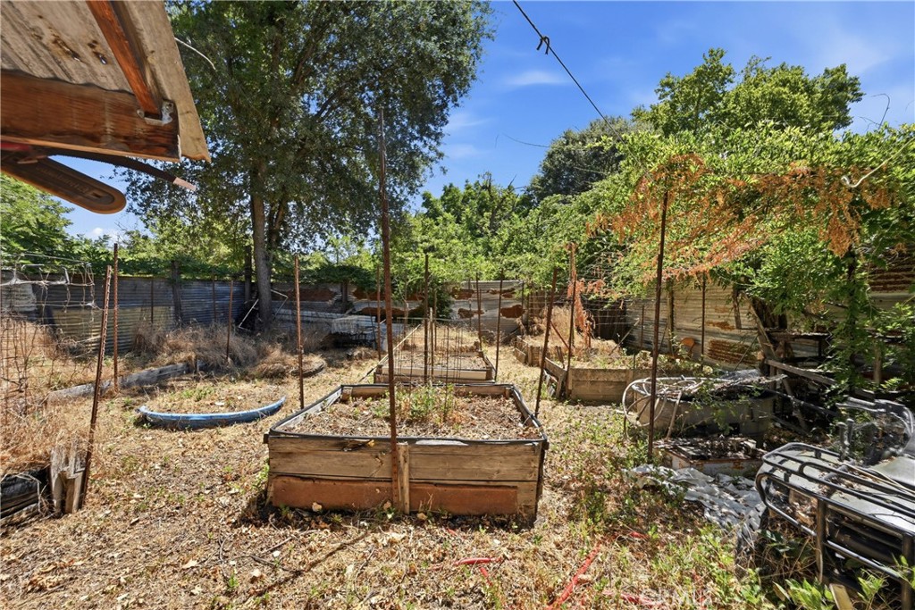 422 1st Property Photo 28