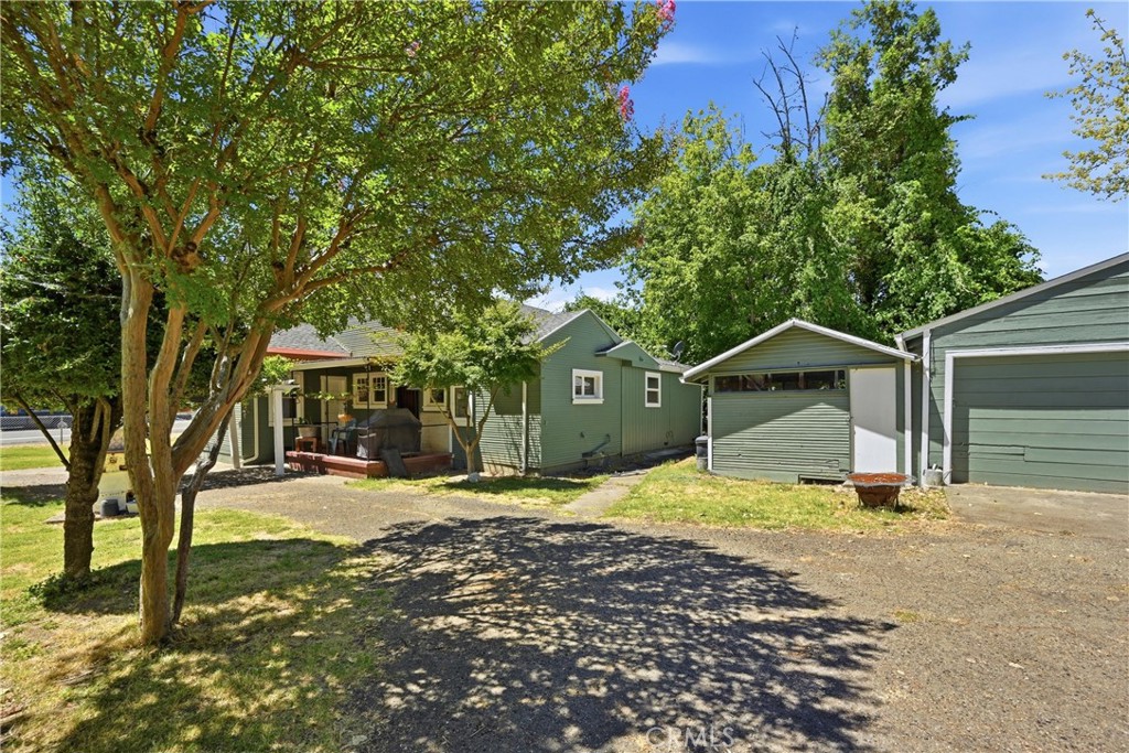 422 1st Property Photo 30