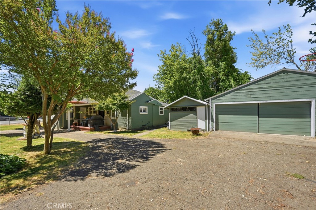 422 1st Property Photo 31