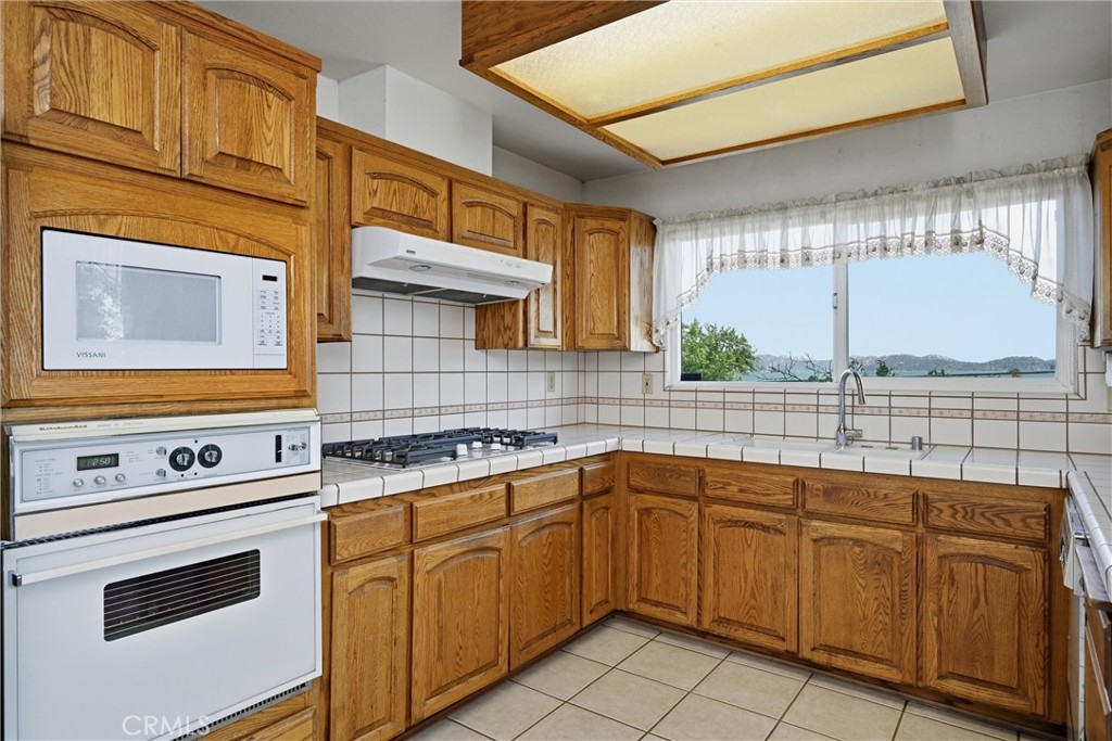 7926 Richard Drive Property Photo 8