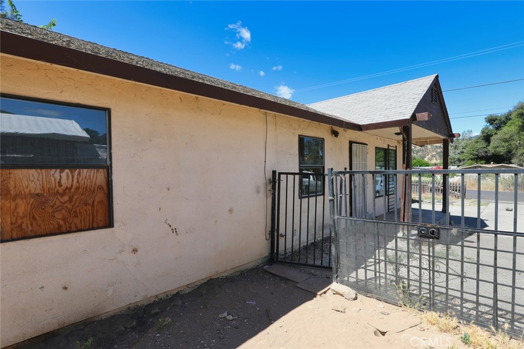 2954 8th Property Photo 5