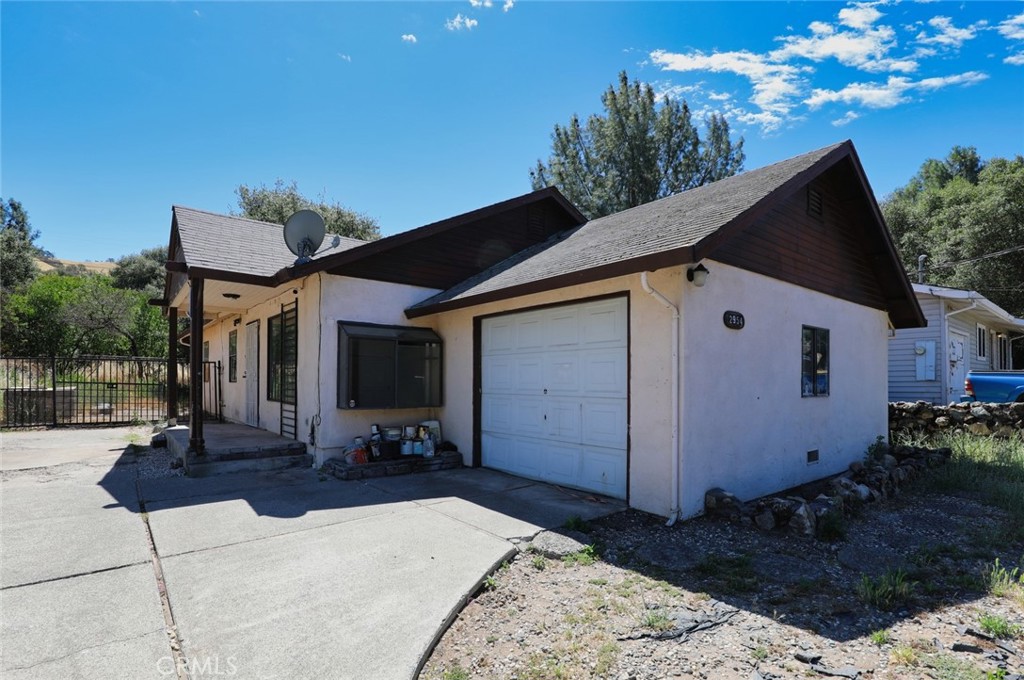 2954 8th Property Photo 6