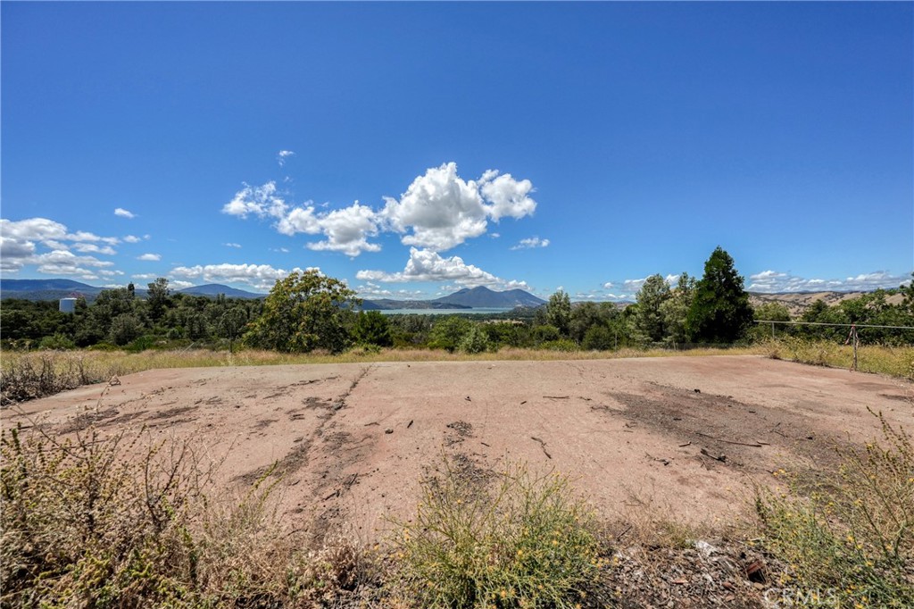 15970 Polk Avenue Property Photo 4