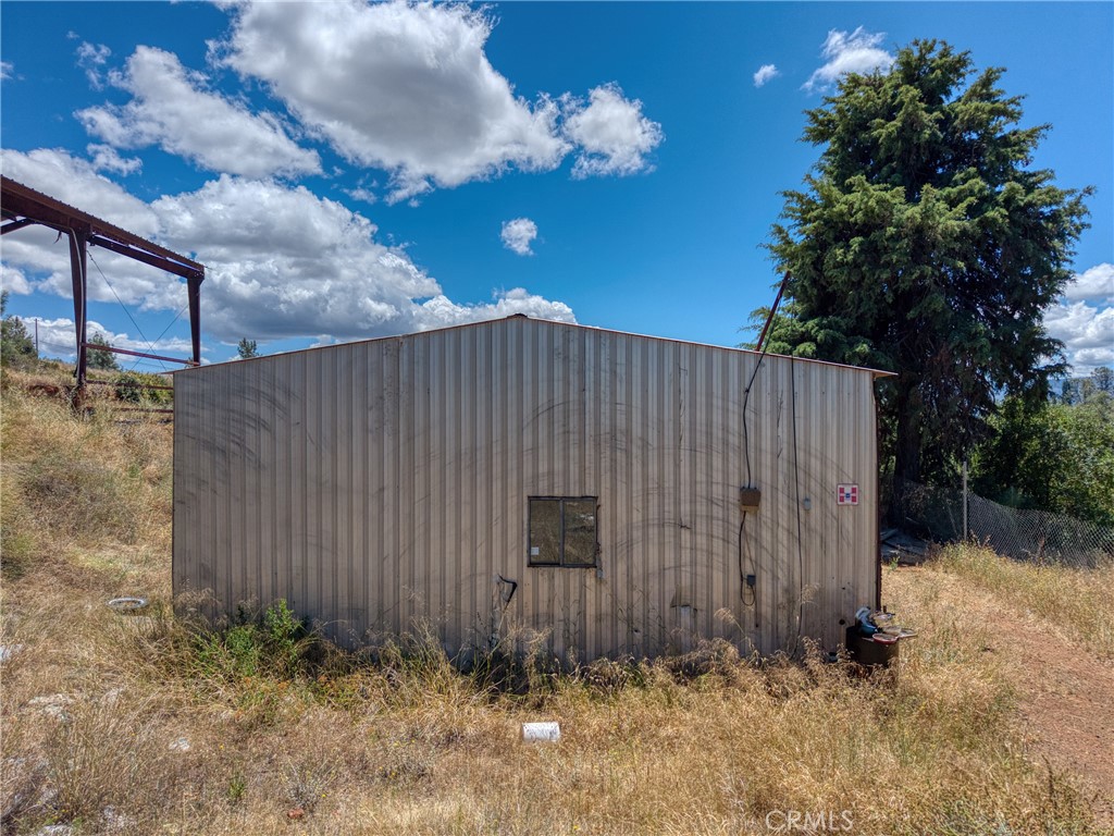 15970 Polk Avenue Property Photo 7