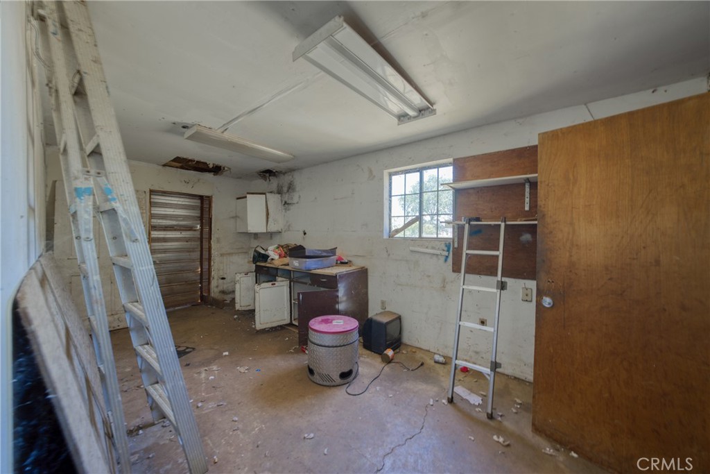 15970 Polk Avenue Property Photo 10