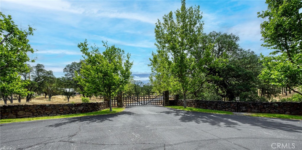 21187 Buckeye Court Property Photo 1