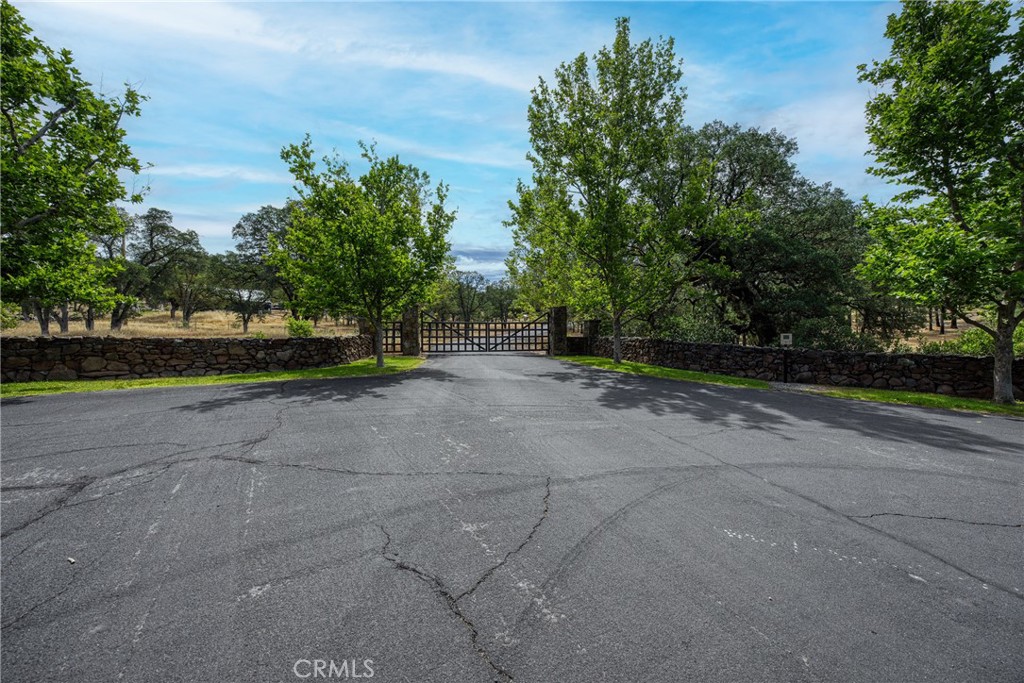 21187 Buckeye Court Property Photo 12