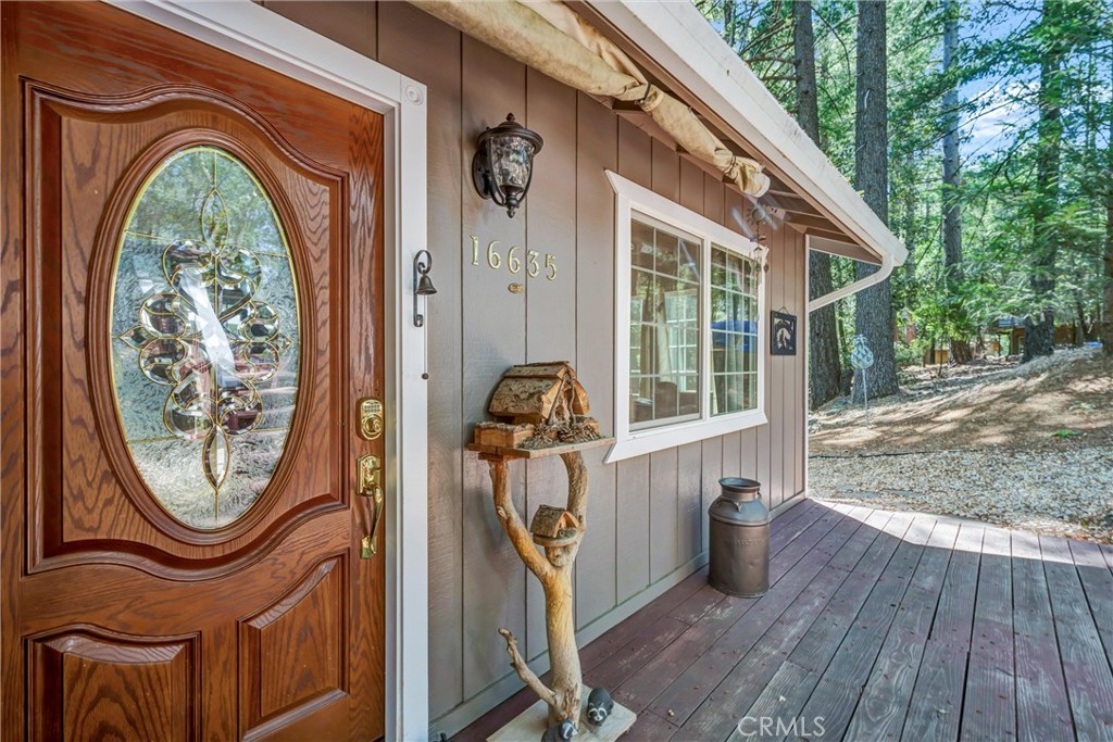 16635 Mountain View Drive Property Photo 4