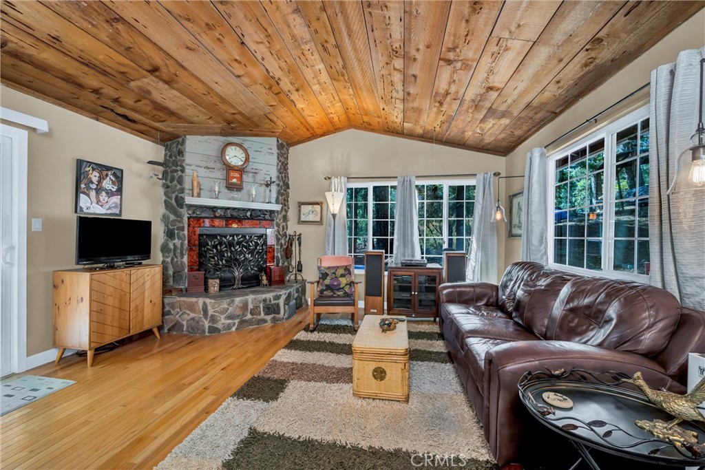 16635 Mountain View Drive Property Photo 6