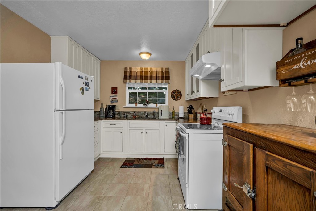 16635 Mountain View Drive Property Photo 8