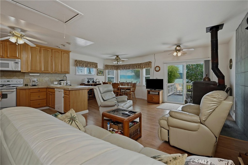 4075 Mesa Drive Property Photo 4