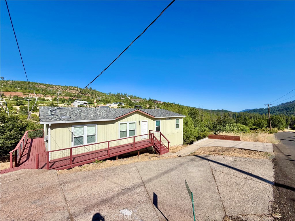 15320 Trinity Road Property Photo 2