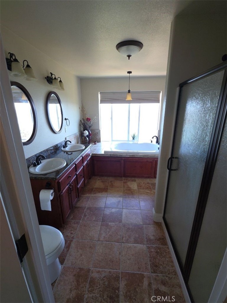 8115 Mountain Creast Drive Property Photo 9