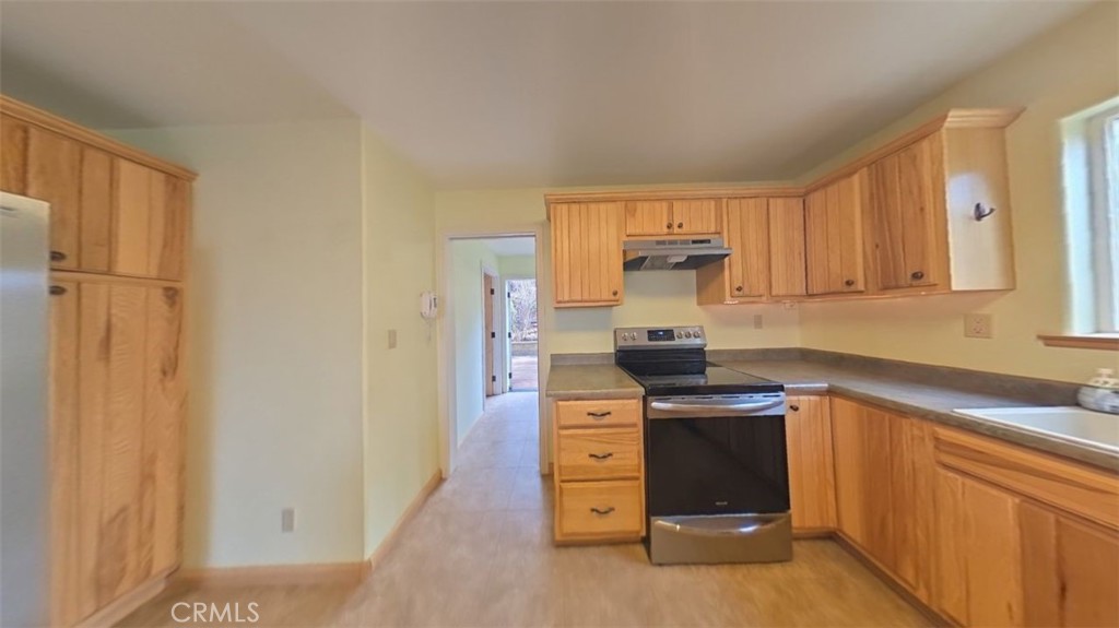 14274 Regina Way Property Photo 8