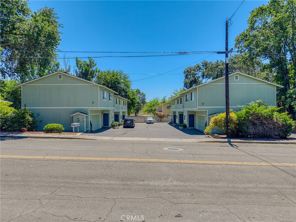 687 Armstrong Street Property Photo 1