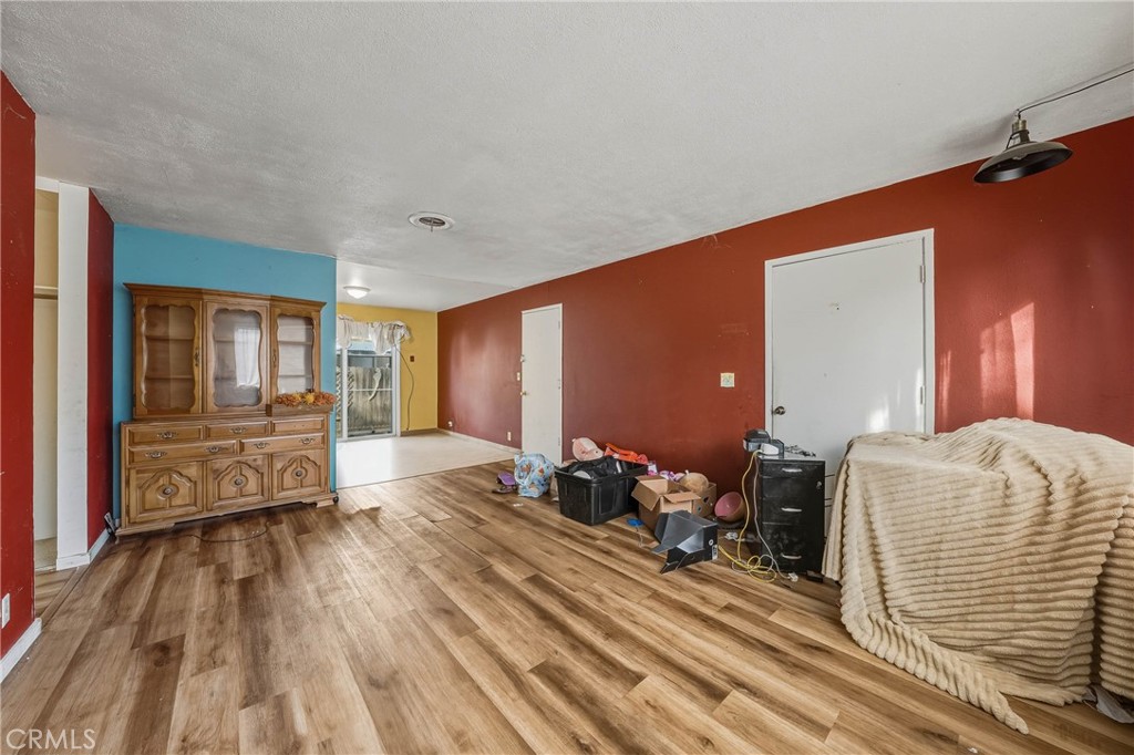 1011 2nd Property Photo 2