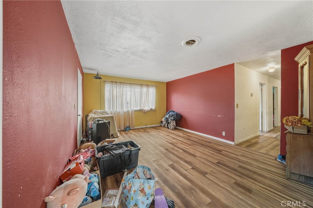 1011 2nd Property Photo 4