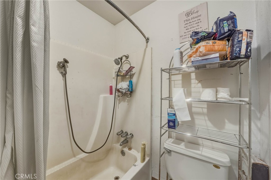 1011 2nd Property Photo 9