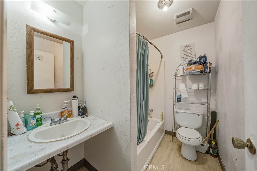 1011 2nd Property Photo 12
