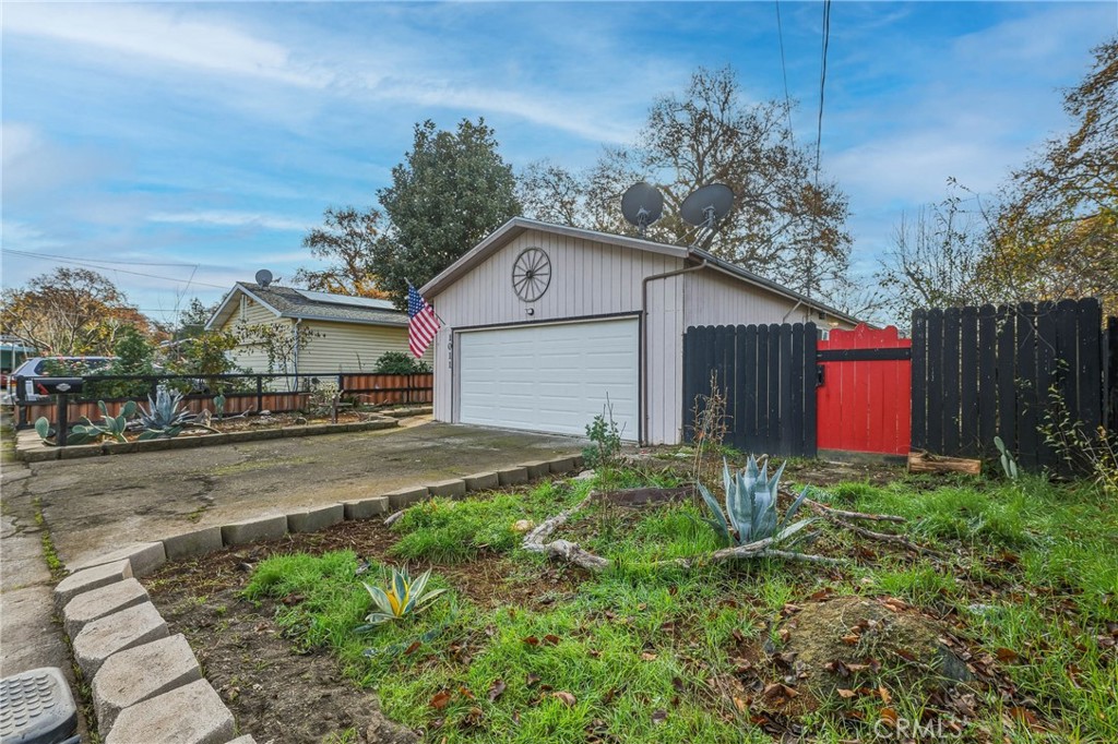 1011 2nd Property Photo 19