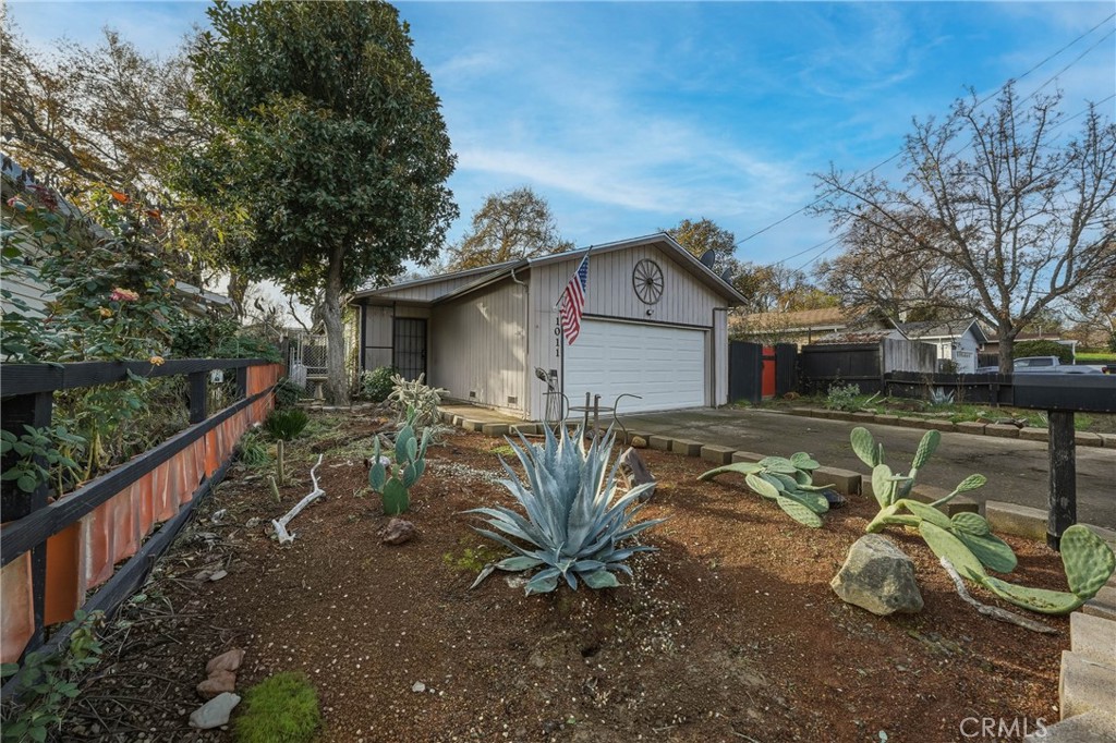 1011 2nd Property Photo 22