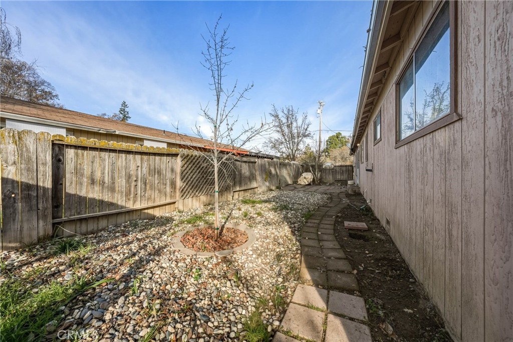 1011 2nd Property Photo 24