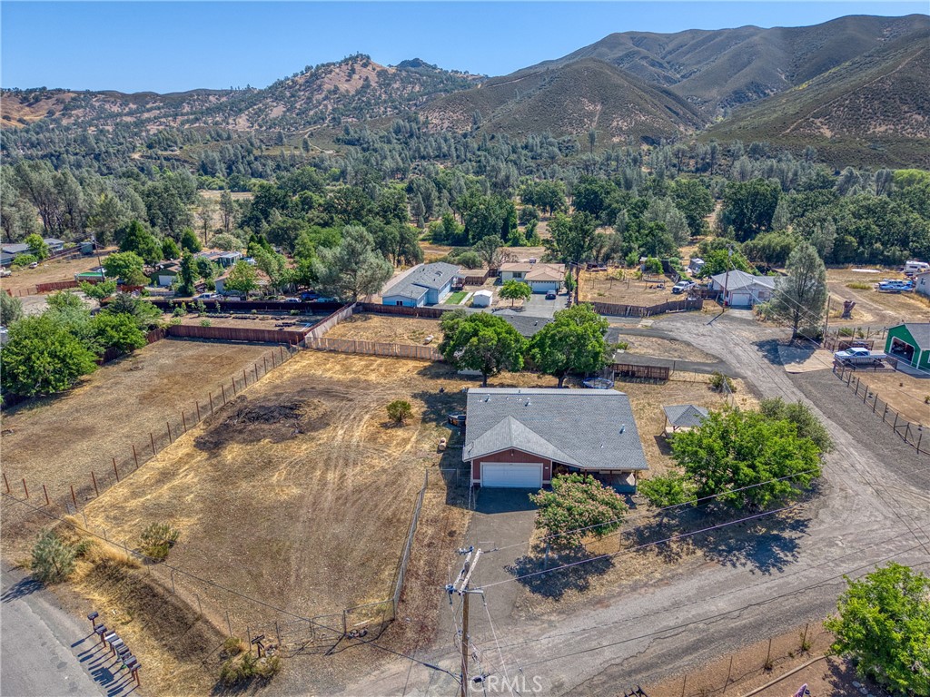 17002 Acacia Property Photo 4