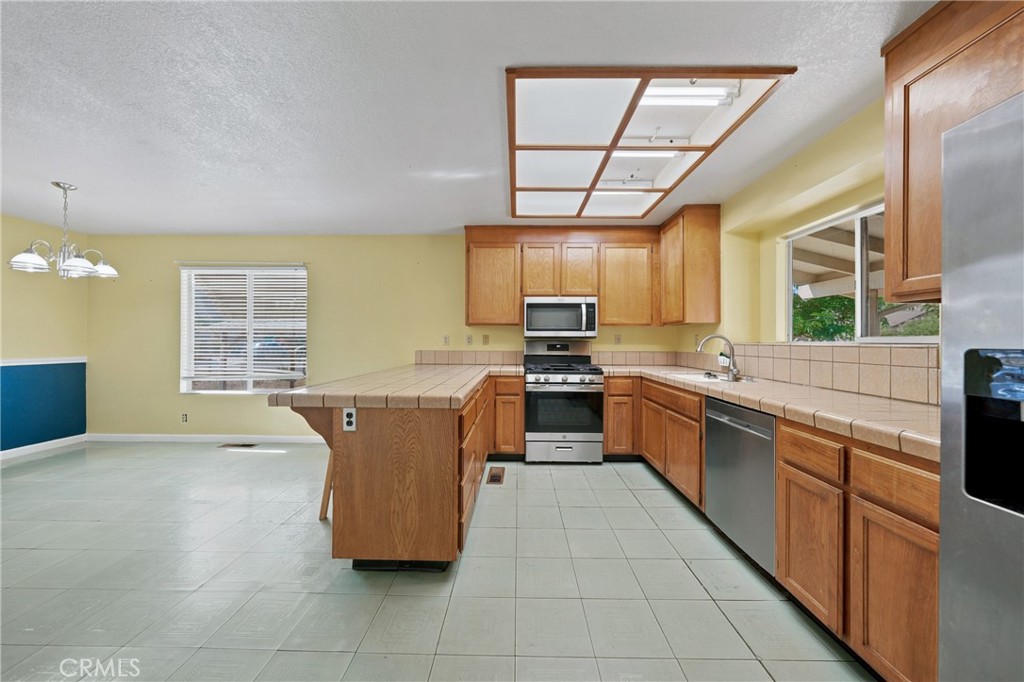 17002 Acacia Property Photo 9