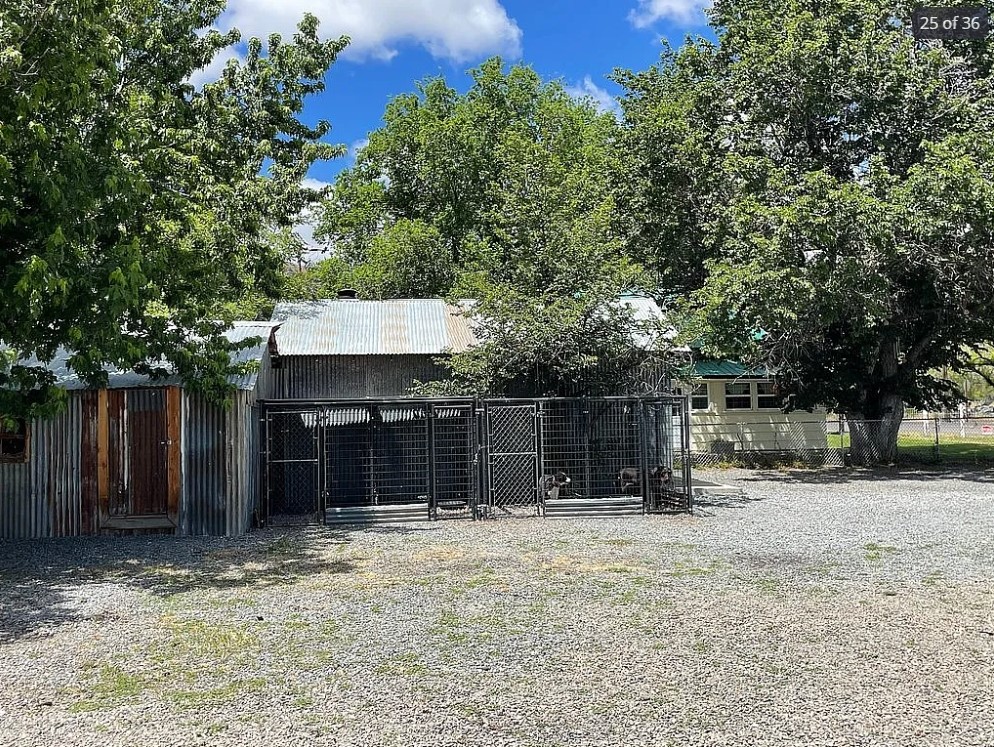 795 Townsend Property Photo 15