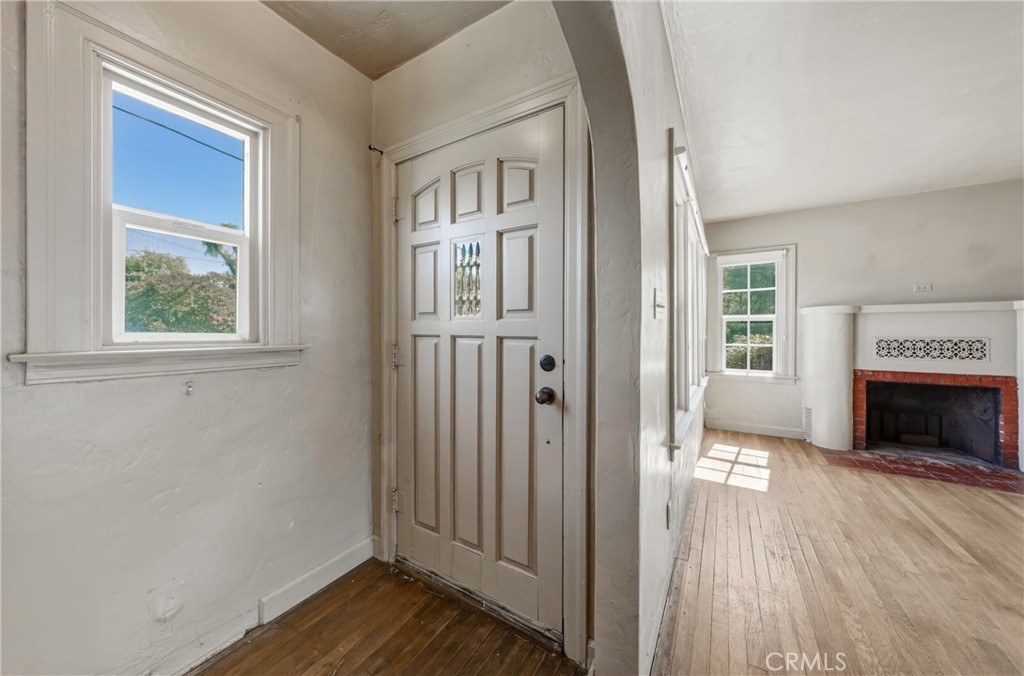 295 Clearlake Avenue Property Photo 3