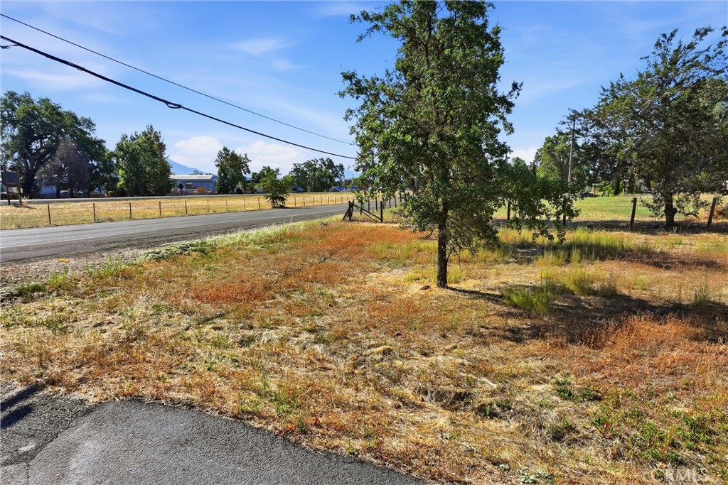 2441 Parallel Drive Property Photo 3