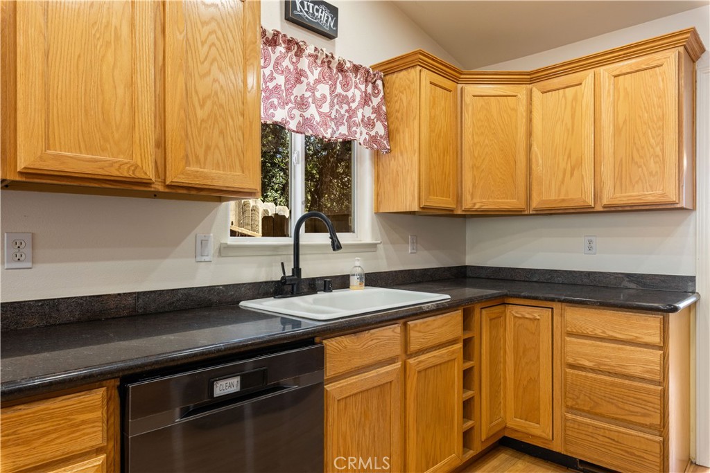 3639 Pine Terrace Drive Property Photo 9