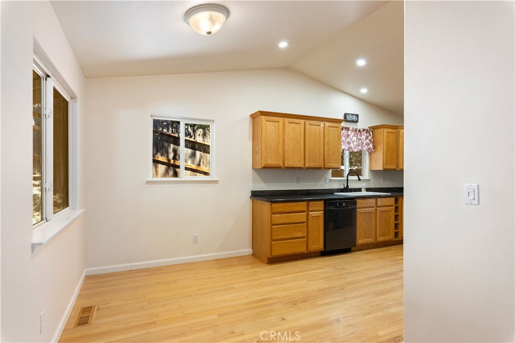 3639 Pine Terrace Drive Property Photo 11