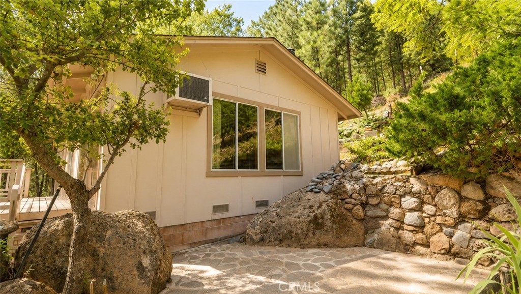 10780 Foothill Road Property Photo 3