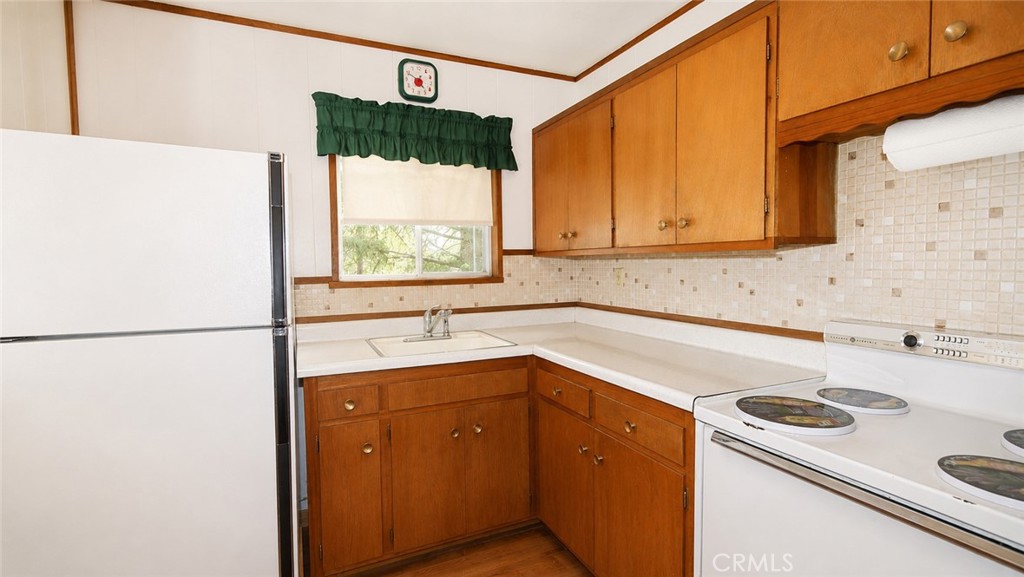 10780 Foothill Road Property Photo 9