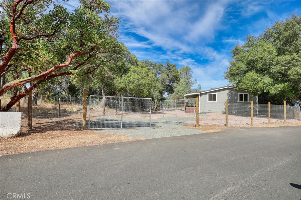 3304 Toyon Property Photo 1