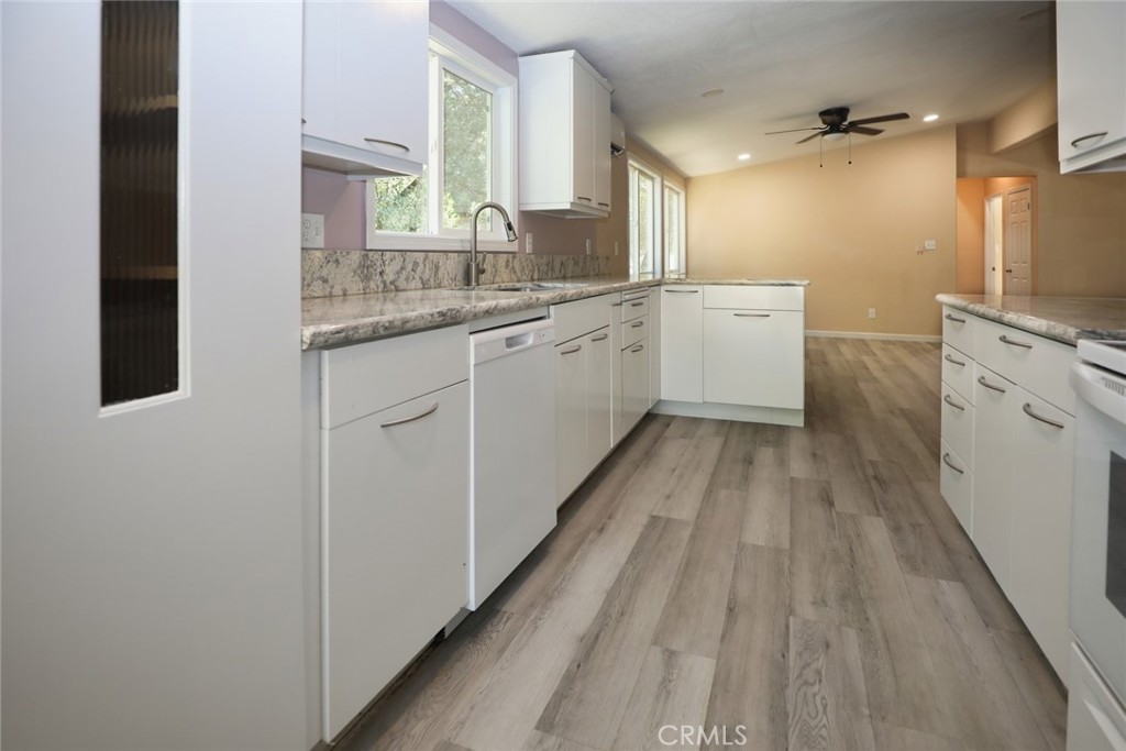 3304 Toyon Property Photo 14