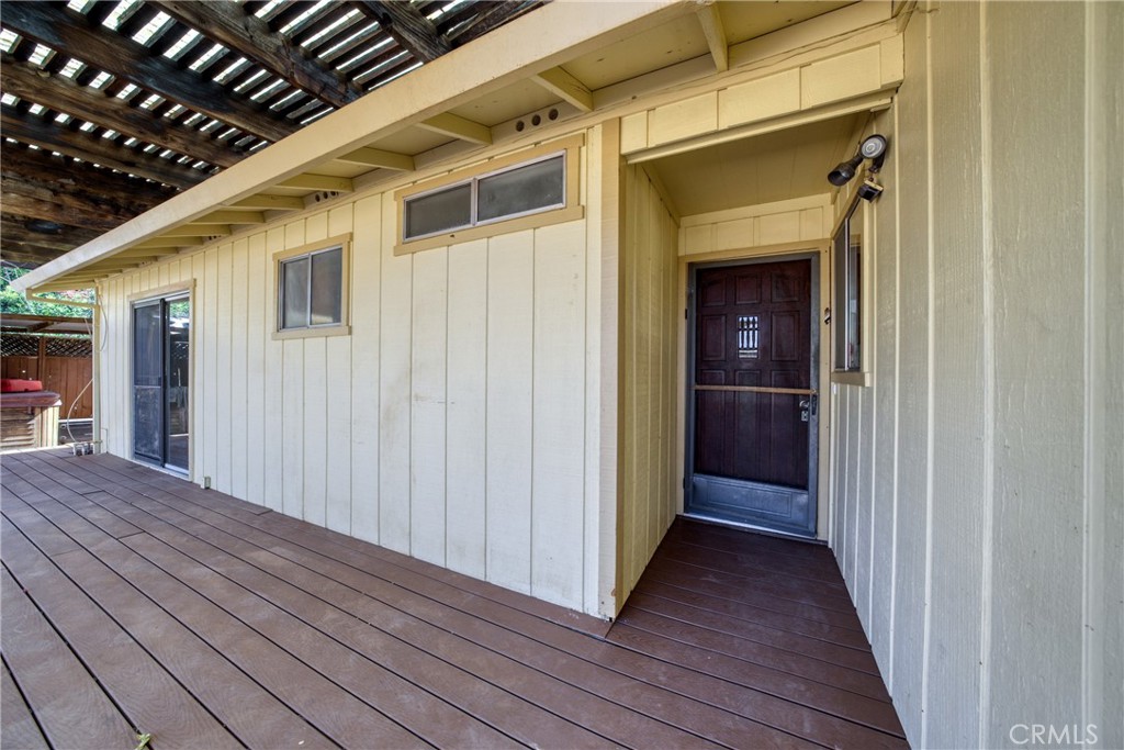 10710 Sunset Ridge Property Photo 1