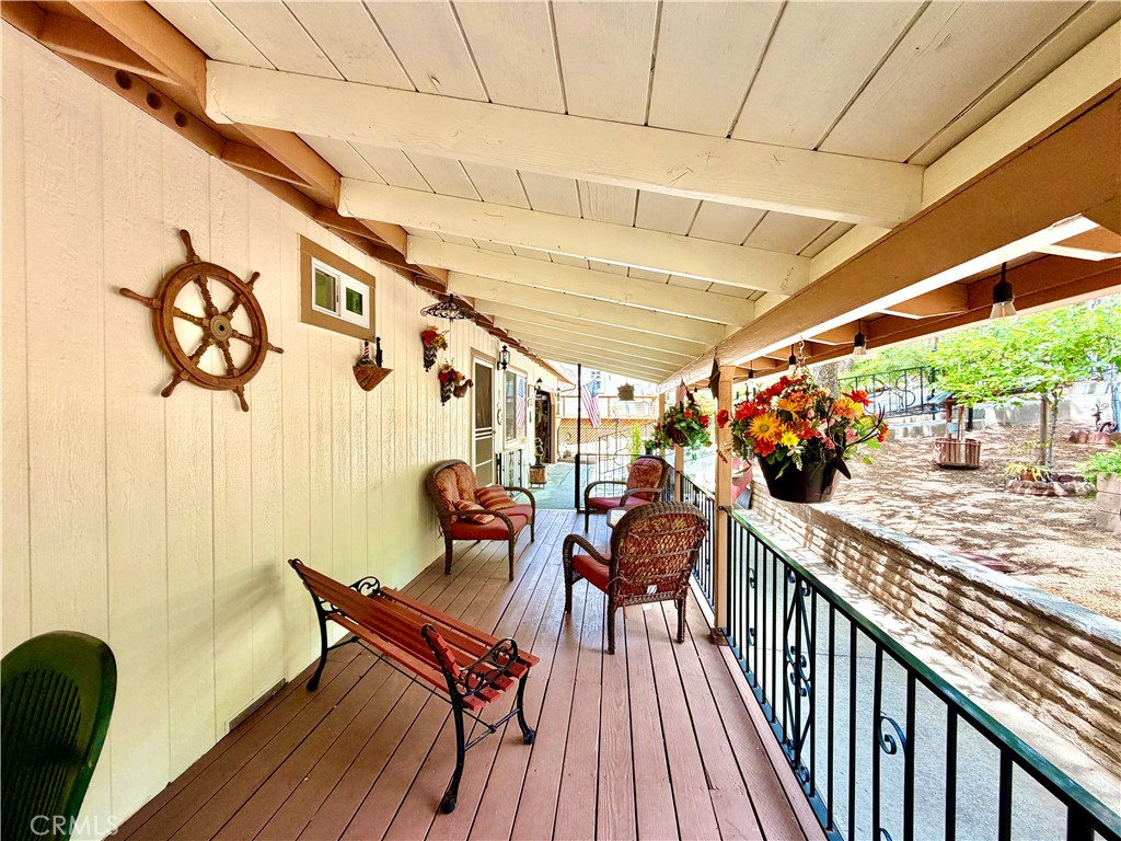 11783 Western Pine Road Property Photo 6